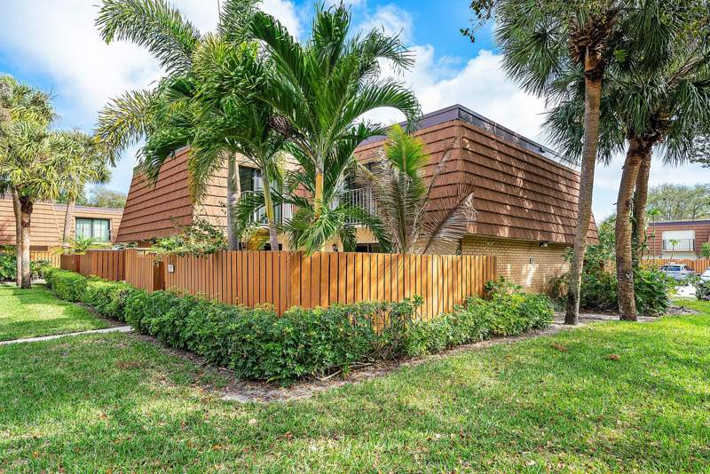 2 bedroom Townhouse at 2715 27th Court, River, Jupiter — photo 5