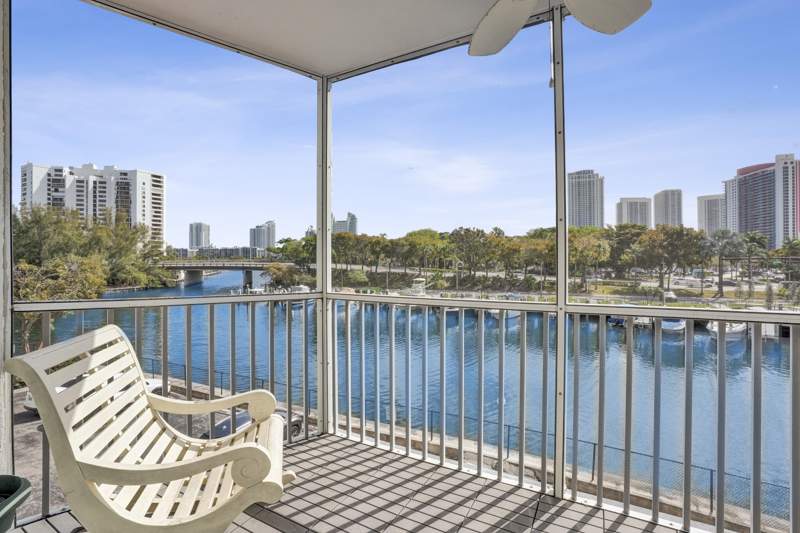 1 bedroom Condominium at 200 Diplomat Parkway #326, Fairways Riviera Condo, Hallandale Beach — photo 5