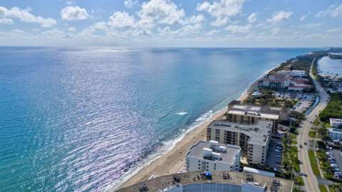 3589 S Ocean Boulevard #10, South Palm Beach FL - photo 10 of 30