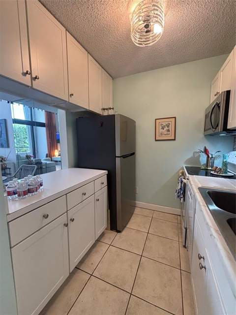 3589 S Ocean Boulevard #10, South Palm Beach FL - photo 15 of 30