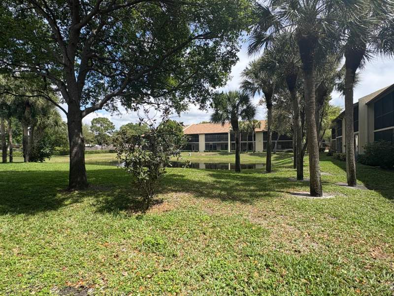 2 bedroom Condominium at 7831 Willow Spring Drive #526, Gardens of Willow Bend II, Lake Worth — photo 3