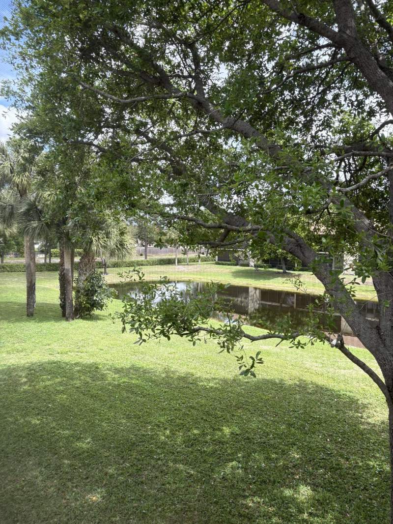 2 bedroom Condominium at 7831 Willow Spring Drive #526, Gardens of Willow Bend II, Lake Worth — photo 4