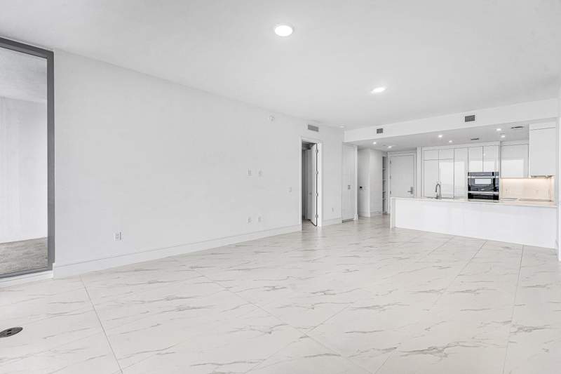 2 bedroom Condominium at 220 Lake Shore Drive #1613, Nautilus 220, Lake Park — photo 4