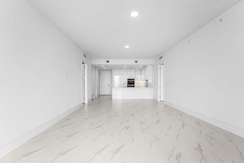 2 bedroom Condominium at 220 Lake Shore Drive #1613, Nautilus 220, Lake Park — photo 5