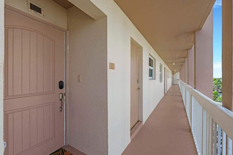 2 bedroom Condominium at 1069 Hillsboro Mile #503, Ocean Hillsboro Condo, Hillsboro Beach — photo 4