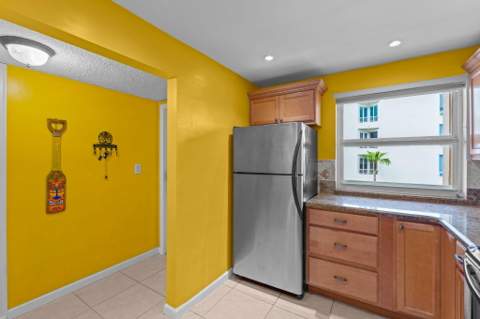 1069 Hillsboro Mile #503, Hillsboro Beach FL - photo 7 of 53