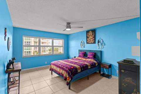 1069 Hillsboro Mile #503, Hillsboro Beach FL - photo 20 of 53