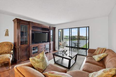6866 Huntington Lane #607, Delray Beach FL - photo 8 of 63