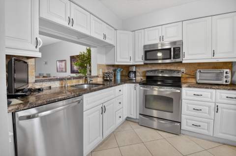 6866 Huntington Lane #607, Delray Beach FL - photo 12 of 63