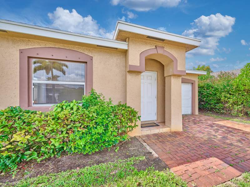 3 bedroom Single Family Residence at 556 E Ridge Cir Circle, East Ridge, Boynton Beach — photo 2