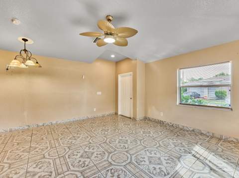 556 E Ridge Cir Circle, Boynton Beach FL - photo 11 of 39