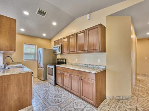 556 E Ridge Cir Circle, Boynton Beach FL - photo 12 of 39