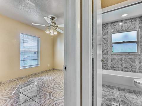 556 E Ridge Cir Circle, Boynton Beach FL - photo 24 of 39