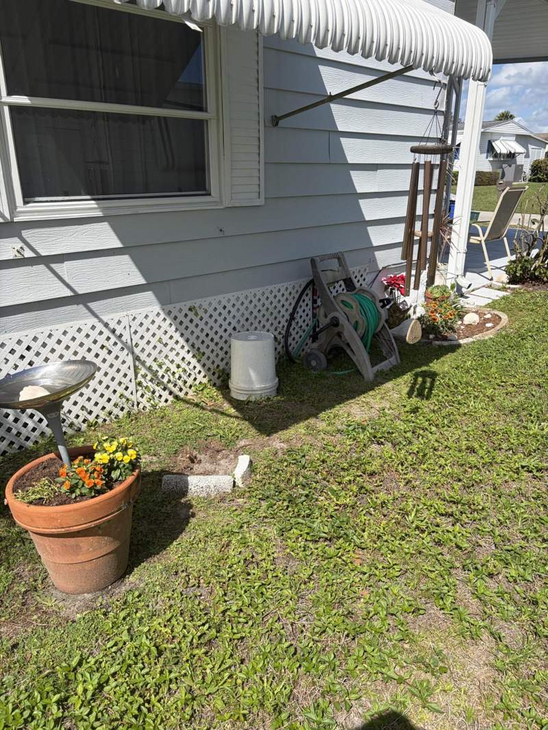 2 bedroom Manufactured Home at 129 E Caribbean, Spanish lakes golf village, Port St. Lucie — photo 3