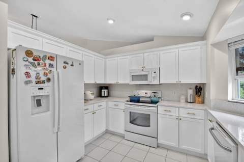 2453 Stonegate Drive, Wellington FL - photo 10 of 43