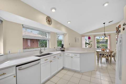 2453 Stonegate Drive, Wellington FL - photo 8 of 43