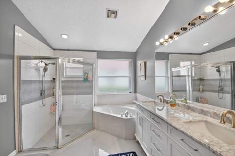 2453 Stonegate Drive, Wellington FL - photo 23 of 43