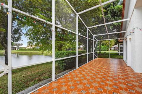 2453 Stonegate Drive, Wellington FL - photo 19 of 43