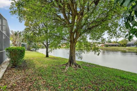 2453 Stonegate Drive, Wellington FL - photo 17 of 43