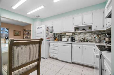 8713 NW 10th Street #C101, Plantation FL - photo 11 of 48