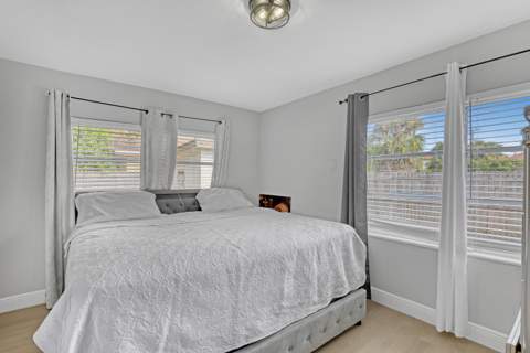 731 50th Street, West Palm Beach FL - photo 16 of 31