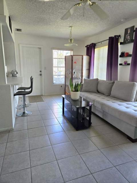4504 NW 43rd Terrace, Tamarac FL - photo 12 of 28