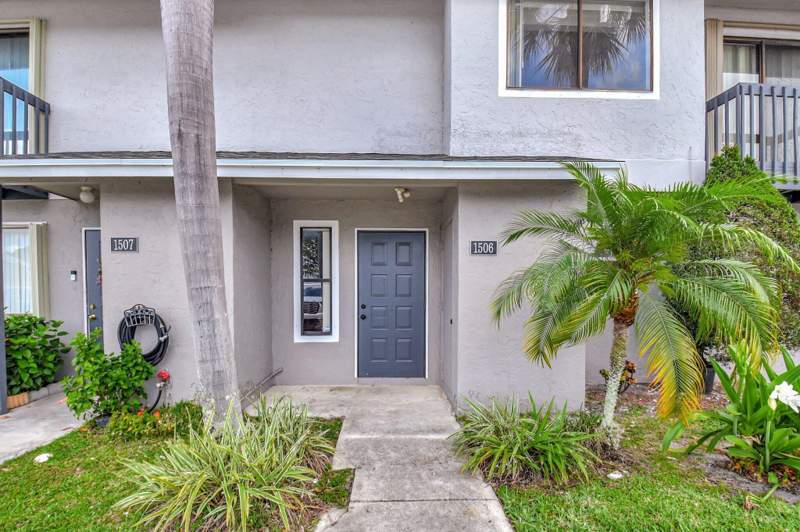 2 bedroom Townhouse at 1506 Wharf Lane, Canalake Replat, Greenacres — photo 2