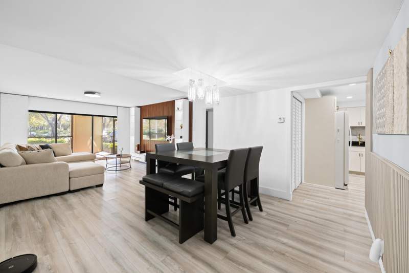 2 bedroom Condominium at 491 Racquet Club Road #Unit 106, Bldg 130 Of Country Club Apts At, Weston — photo 4