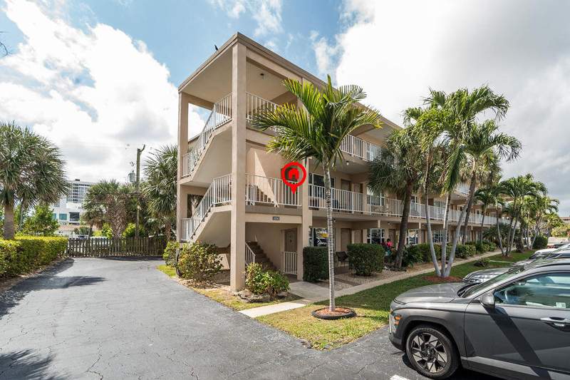 1 bedroom Stock Cooperative at 3200 NE 7th Court #Unit 201a, Oceanside Apartments Co-Op, Pompano Beach — photo 3