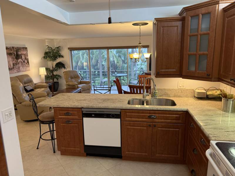 2 bedroom Stock Cooperative at 300 NE 14th Avenue #411, Fairway South Co-Op, Hallandale Beach — photo 5