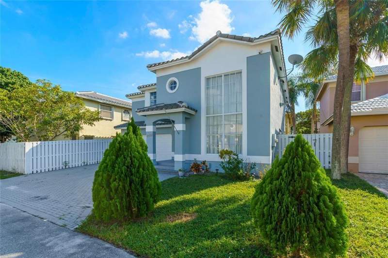 4 bedroom Single Family Residence at 4450 NW 55th Drive, Winston Park Section Two-A, Coconut Creek — photo 3