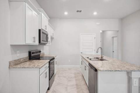 8646 Giovanni Avenue, Fort Pierce FL - photo 8 of 43