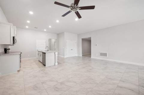 8646 Giovanni Avenue, Fort Pierce FL - photo 7 of 43