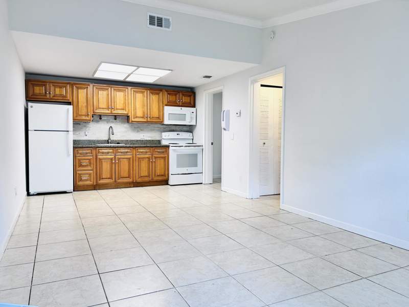 1 bedroom Condominium at 7168 Southgate Boulevard #7168, Southgate Villas Condo, Tamarac — photo 3