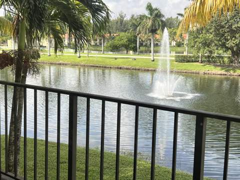 1523 Lake Crystal Drive #F, West Palm Beach FL - photo 9 of 36