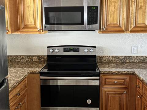 1523 Lake Crystal Drive #F, West Palm Beach FL - photo 11 of 36