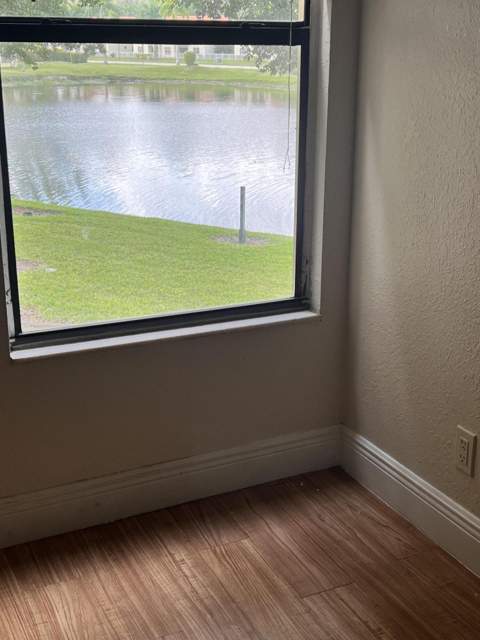 1523 Lake Crystal Drive #F, West Palm Beach FL - photo 15 of 36