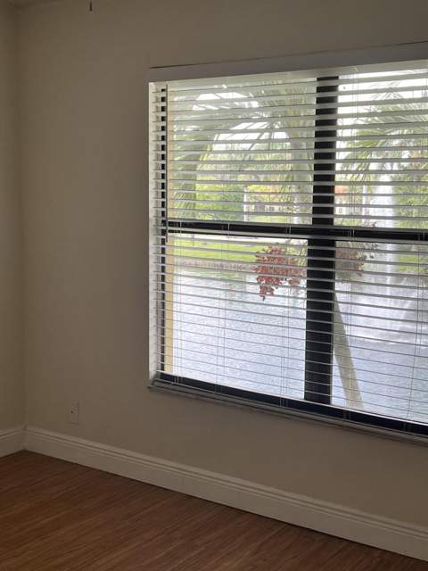 1523 Lake Crystal Drive #F, West Palm Beach FL - photo 18 of 36