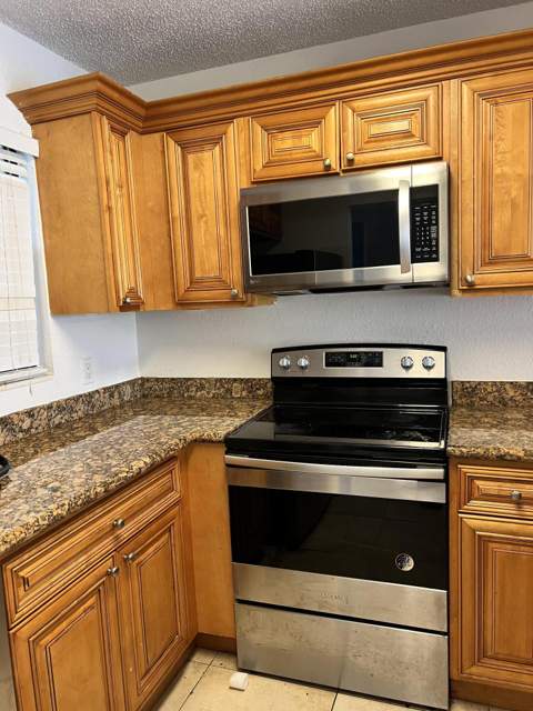 1523 Lake Crystal Drive #F, West Palm Beach FL - photo 13 of 36