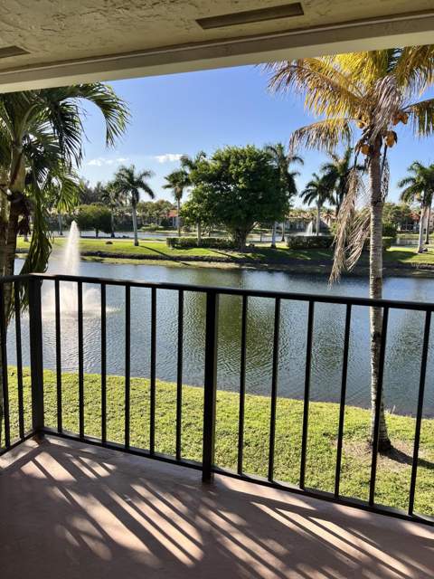 1523 Lake Crystal Drive #F, West Palm Beach FL - photo 10 of 36