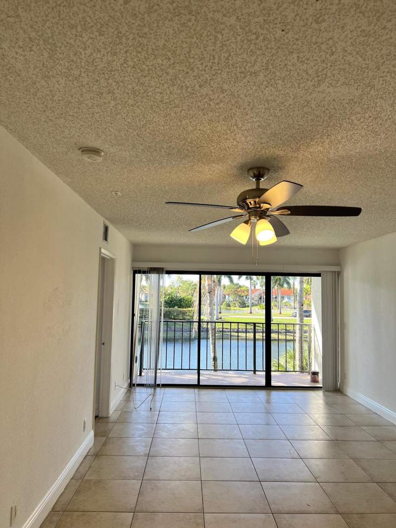 2 bedroom Condominium at 1523 Lake Crystal Drive #F, Palm Beach Grande Condo, West Palm Beach — photo 5