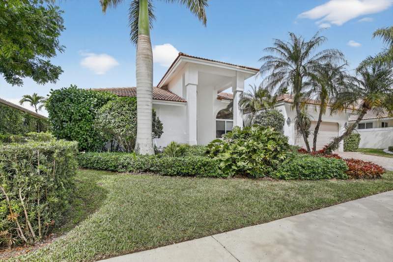 4 bedroom Single Family Residence at 2647 Miller Court, Sector 7 South-Parcel 1, Weston — photo 2