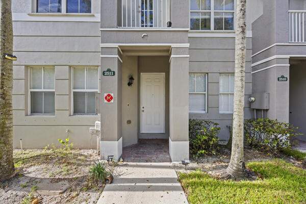 3 bedroom Townhouse at 2511 Shoma Drive, Shoma Townhomes At Royal Palm Beach Condo, Royal Palm Beach — photo 2
