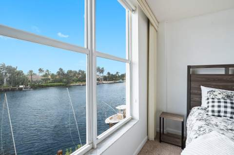1050 Hillsboro Mile #Unit 203w, Hillsboro Beach FL - photo 18 of 30