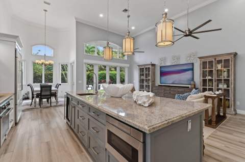 302 Alicante Drive, Juno Beach FL - photo 9 of 38