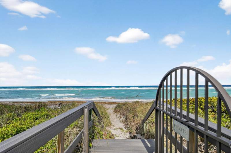 3 bedroom Single Family Residence at 302 Alicante Drive, Alicante, Juno Beach — photo 2