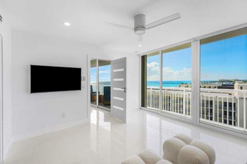 2780 S Ocean Boulevard #805, Palm Beach FL - photo 16 of 47