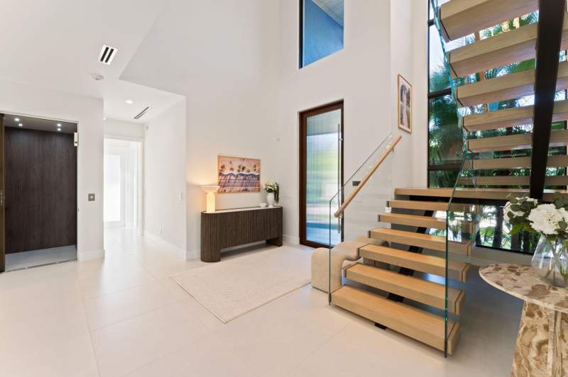 5 bedroom Single Family Residence at 1032 SE 12th Way, Rio Vista Isles, Fort Lauderdale — photo 3