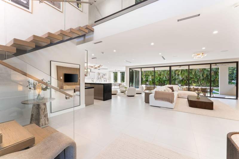 5 bedroom Single Family Residence at 1032 SE 12th Way, Rio Vista Isles, Fort Lauderdale — photo 4