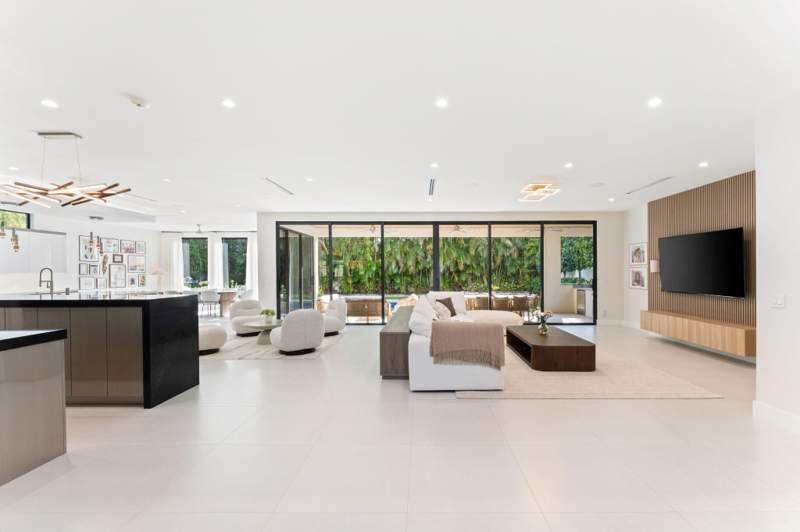 5 bedroom Single Family Residence at 1032 SE 12th Way, Rio Vista Isles, Fort Lauderdale — photo 5